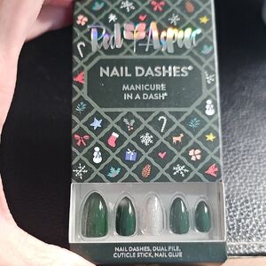 Red Aspen Green and Silver Press-On Nails